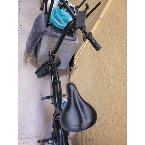 Draisienne Électrique Noir Vendu Avec Chargeur, Cadenas ,Casque, Support Du Téléphone Encore Sous Garantie