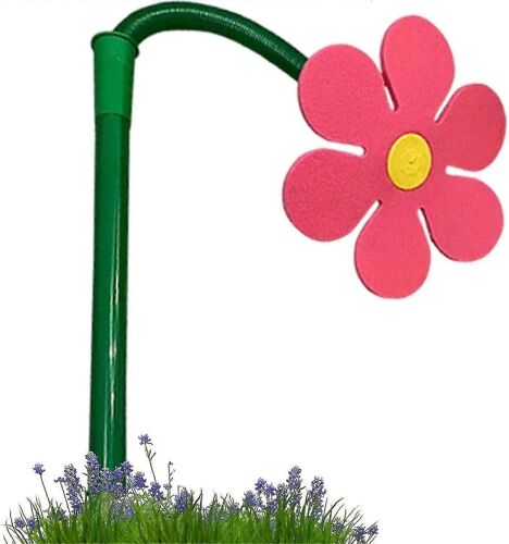 Arroseur de jardin, Fières folles Marguerites Arroseur de jardin Arroseur de jardin Arroseurs de fleurs dansants pour arroser la cour Les enfants jouent en rouge.