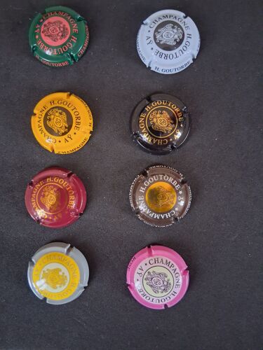 Lot De 8 Capsules De Champagne Goutorbe