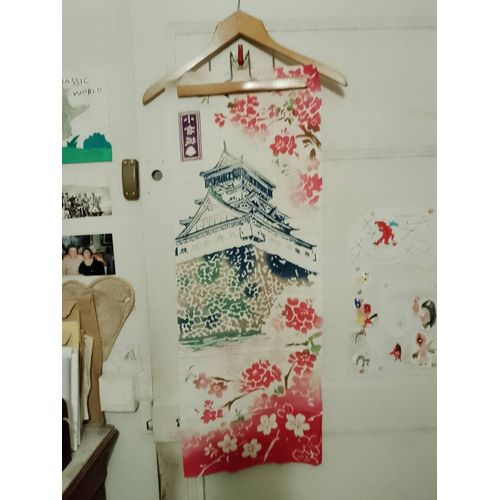 Dessin Sur Tissu Artisanal Coloré Made In Japan.