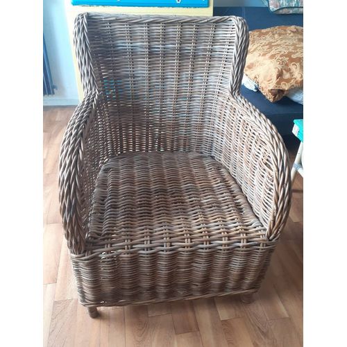 Beau fauteuil osier et rotin