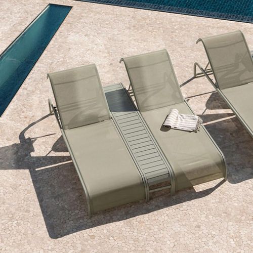 Ensemble De 2 Chaises Longues Inclinables Et Table D'appoint En Acier Marietta Vert Kaki