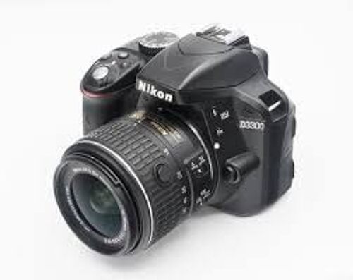 NIKON D3300 24.2 MPIX + OBJECTIF 18-105