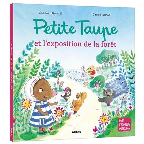 Petite Taupe Et L'exposition De La Forêt