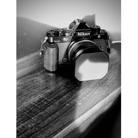 Nikon Zf + 40mm f2 SE + smallrig  GRIP 