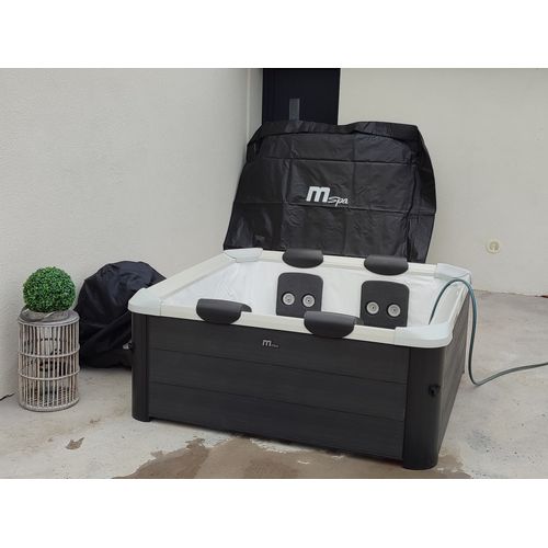 SPA rigide OSLO MSPA 6 personnes gris. 4 coussins. bâche incluse. hydromassages système