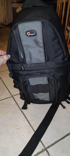 Nikon D5300 24.2 mpix + Objectif AF-P DX Nikkor 18-55 mm f 3,5-5,6G + Objectif AF-S DX Nikkor 55-300mm f 4,5/5,6G ED VR + Sac de transport Lowepro