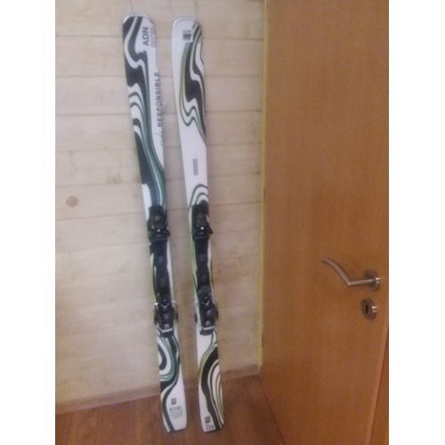 Skis De Marque Adn Taille 177 Rayon 16 Talon 106 Milieu 84 Spatule 123