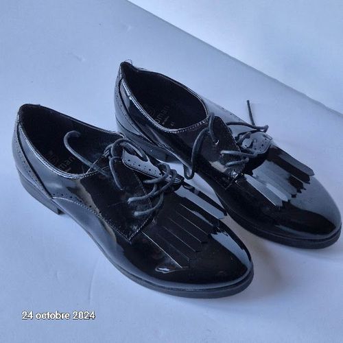 Derbies Chaussures Vernies Noir P 41 Avec Languette Amovible  De Marque Gemo, Woman