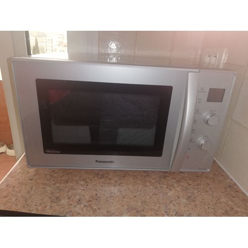 Four micro-ondes multifonction Puissance 1000W Gril 1300W 11 programmes Cuisson combinée Convection naturelle