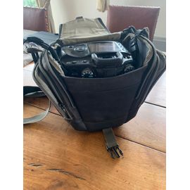 Sony ALPHA 100 reflex 10 mpix + Objectif 3,5-5,6 /18-70 (Dia 55mm) + Objectif télé 4,5-5,6/75-300mm (Dia 55mm)