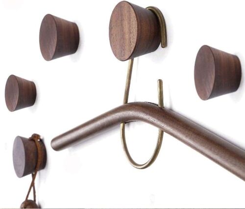 Patères en bois de noyer faites à la main - 5 crochets muraux élégants et fonctionnels pour l'organisation de la maison
