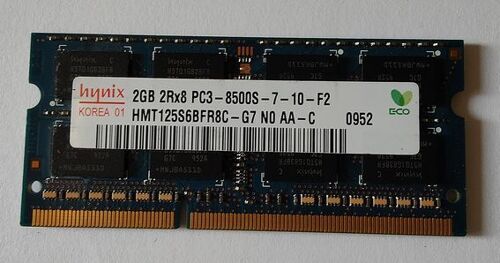 Barrette mémoire pour pc portable 2GB 2Rx8 PC3-8500S-7-10-F2 HMT125S6BFR8C