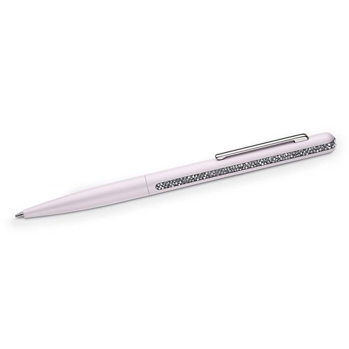 Ce Stylo À Bille Swarovski Affiche Un Corps Effilé Rose Orné D'une Bande De Cristal À L'effet Légèrement Chromé Qui S’Étend Sur Les Deux Côtés Du Stylo Jusqu’À Son Extrémité. Livré Dans Un Étui Élégant.