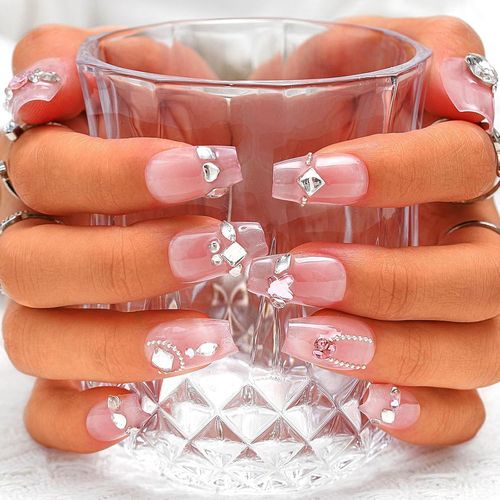 Kal-Rose Strass Cercueil Moyen Faux Ongle Coeur 3d Papillon Cristaux Fait À La Main Faux Ongles Fard À Joues Dégradé Ongles À Presser Ongles De Qualité Durable De Salon Pour Femmes Et Filles (U) 