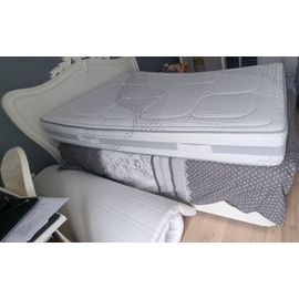 Matelas Excellence 140x200cm Quasiment (Sans Sommier). Fabrication Française. Acheté à La Maison De La Literie à 950â‚¬ En 2m. u 600â‚¬.