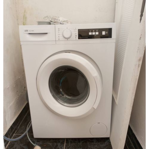 Lave linge hublot 7kg. Capacité 7kg. Vitesses essorage : 1400tr/mn Tambour 42L. Dimensions L.H.P 60.85.50 Classe énergétique B.