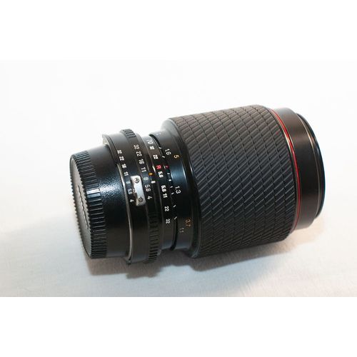 objectif zoom Tokina 70-210 1:4-5.6