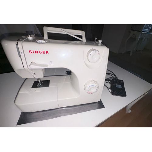 Machine à coudre Singer Modèle 8280