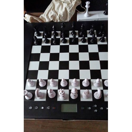 Vends Échiquier Électronique The King Compétition