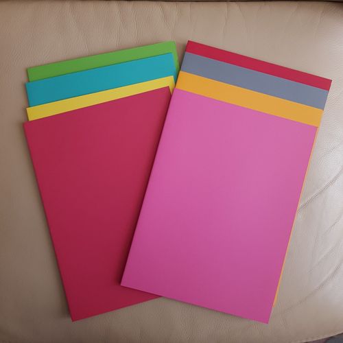 Lot De 8 Pochettes Cartonnées De Couleur