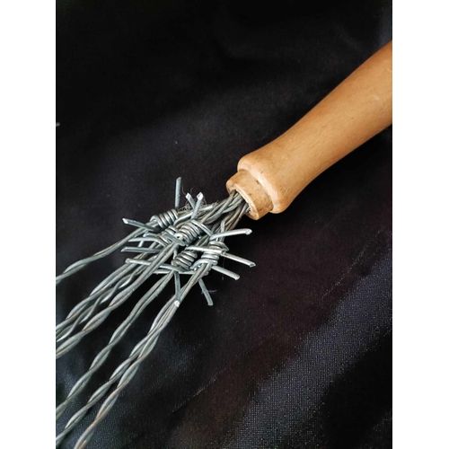 Martinet Barbeles Bdsm