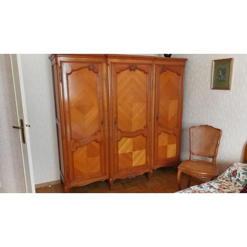 Armoire Louis Xvi, Merisier Massif, 3 Portes Avec Penderie Centrale, État Neuf.