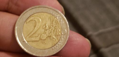 Pièce De Monnaie 2 Euros Rein Béatrix, Année 2001 ,Fautee, Très Bon État Général, Prix 3000 Euros À Discuté.