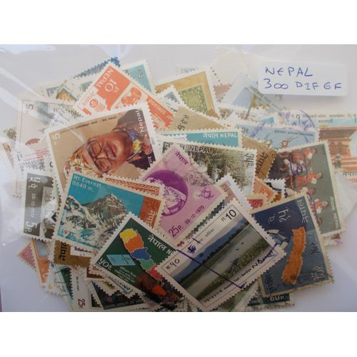 Népal 300 Timbres Différents Grands Formats