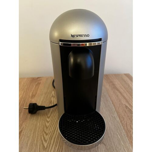 Cafetière Nespresso Vertuo Plus grise