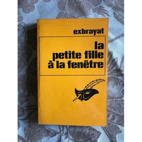 La Petite Fille A La Fenêtre