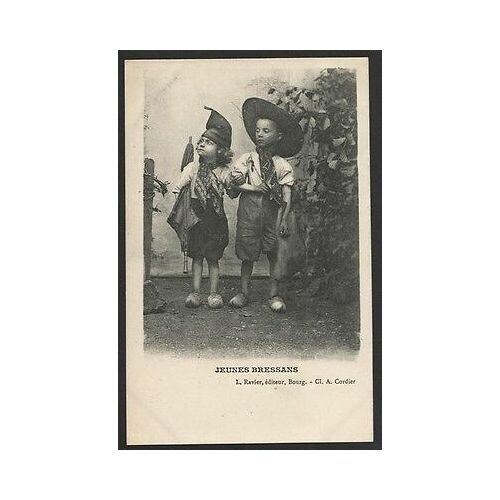 Cpa 01 Bresse Jeunes Bressans Costumes Ain Folklore