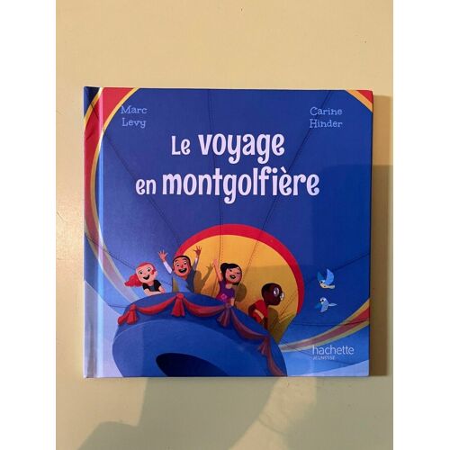 Et Carine Hinder Le Voyage En Montgolfière
