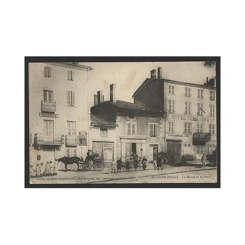 Cpa 69 Rhône St Lager La Mairie Et La Place Saint