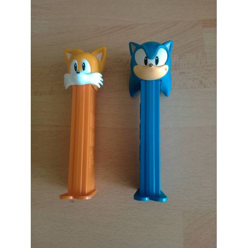 Lot 2 Pez Sonic, Bleu Et Tails