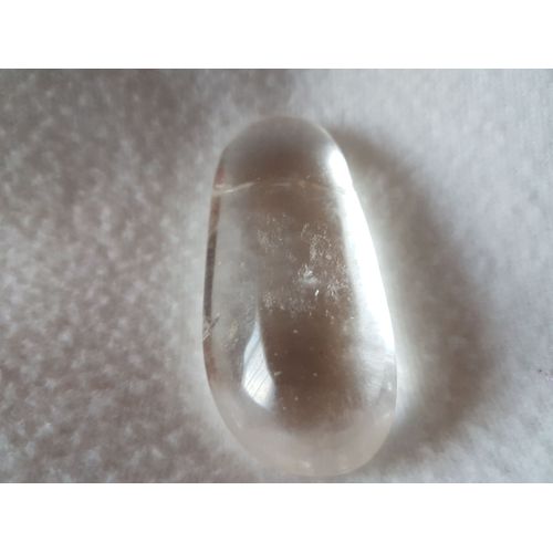 Pierre roulée allongée en cristal de roche