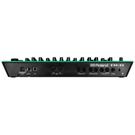 Roland Tr-8 : Boite a rythmes encore dans son emballage d'origine elle a servie en studio d'enregistrement non fumeur vendu avec son alimentation et USB .