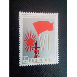 Timbre Albanie Y T 1329 Fusil, Étoile Et Drapeau 1971 ( 120208 )