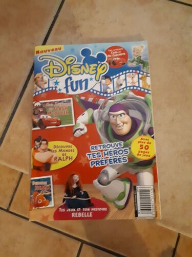 Disney Fun Numéro 1, Retrouve Tes Héros Préférés, Rebelle, Nemo, Flash Macqueen, Les Mondes De Ralph, Et Postes Cars Et Fée Clochette