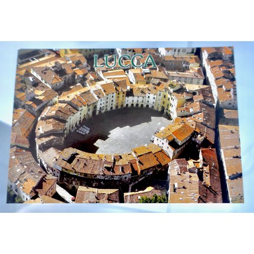 Carte Postale Lucca . Vue Aérienne. Toscane. Italie. 11,3 Cm X 16,3 Cm.