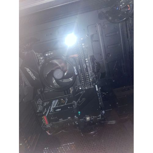 Pc Gamer AMD Ryzen5 5600G - Ram 16 Go - SSD 1 To - Carte mère Gigabyte B550 AORUS ELITE V2
