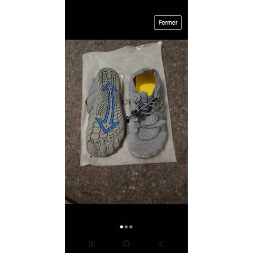 Chaussures Pour Les Sports Aquatique Et Non Pour L'escalade.