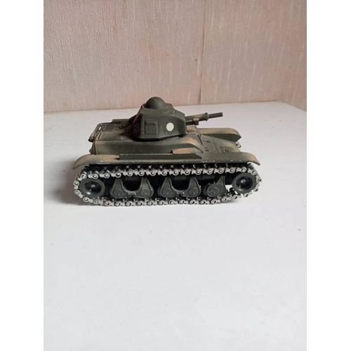 Char Solido Renault R35 N°233 1/73 17