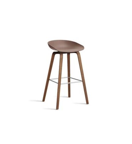Hay - Tabouret de bar About A Stool AAS 32 noyer - soft brick 2.0 - repose-pied acier inoxydable - Hauteur d'assise 75 cm - Standardgleiter Kunststoff - Rouge