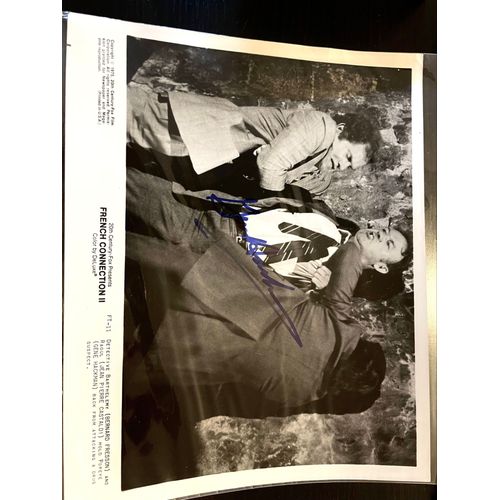 Autographe De Gene Hackman Sur Photo (20x25) Tirée Du Film « French Connection 2 » De 1975 Avec Certificat D’Authenticité Fourni Par « Mauvais Genre Paris »