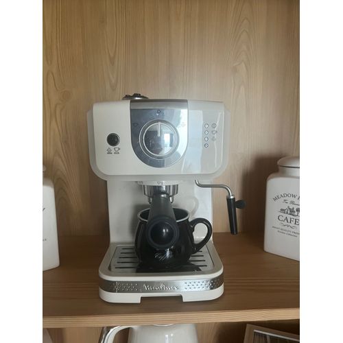 Machine à café avec pousseur de lait moulinex beige