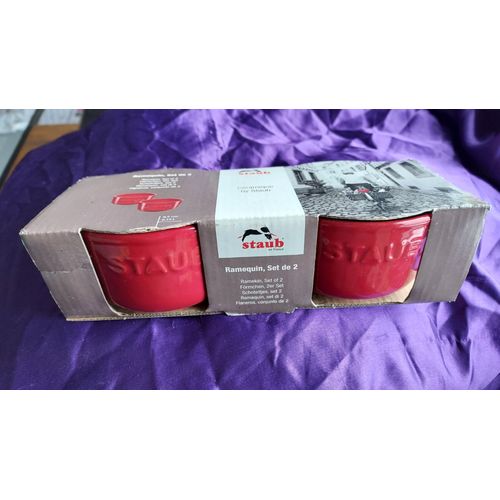 Ramequins Staub Céramique Rouge Lot De Deux 5.5 Cm De Haut 9.5 Cm De Diamètre