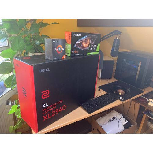 Setup PC Gamer + Écran 240hz + Souris Logitech G pro X Superlight
