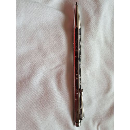 2 Stylos De La Maison Caran D'ache.