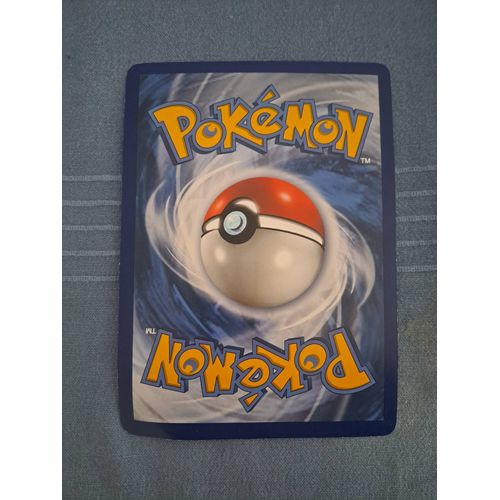 Une Carte Pokémon De Lucario Gx